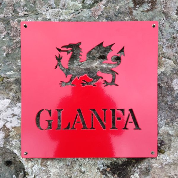 Arwydd Metel Coch Draig Gymreig Welsh Dragon Red Metal House Sign Name Plate on a house